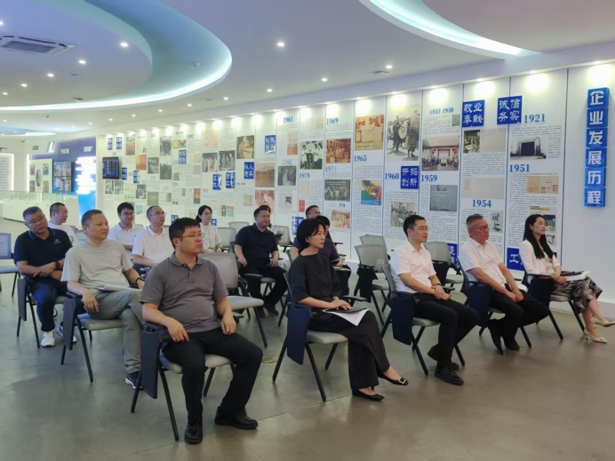 浦江縣委常委、組織部部長(zhǎng)王甲元一行蒞臨杭機(jī)股份開(kāi)展調(diào)研